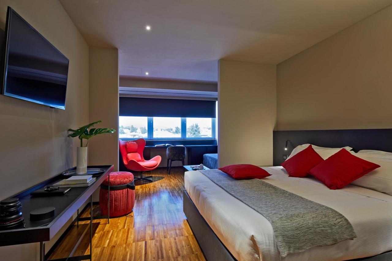 Delparco Hotel Buttrio Eksteriør bilde